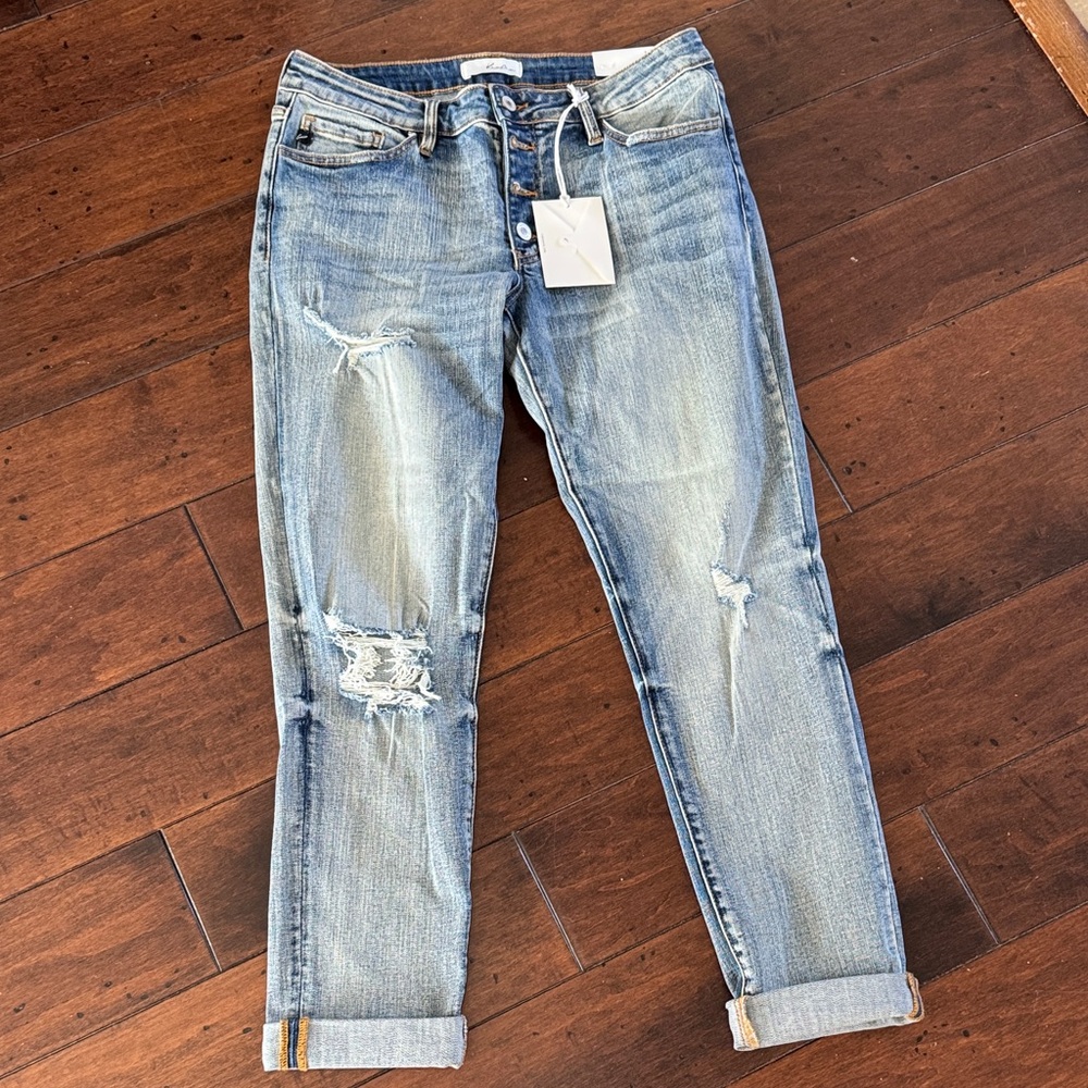 KanCan Light Blue Distressed Ankle Jeans
